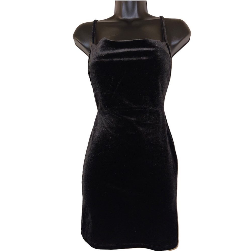 Black velvet mini forever 21 dress